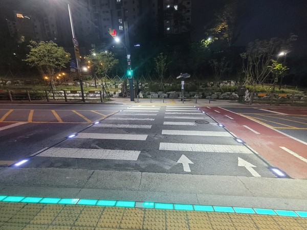 ▲ 활주로형 횡단보도 설치 완료 모습.