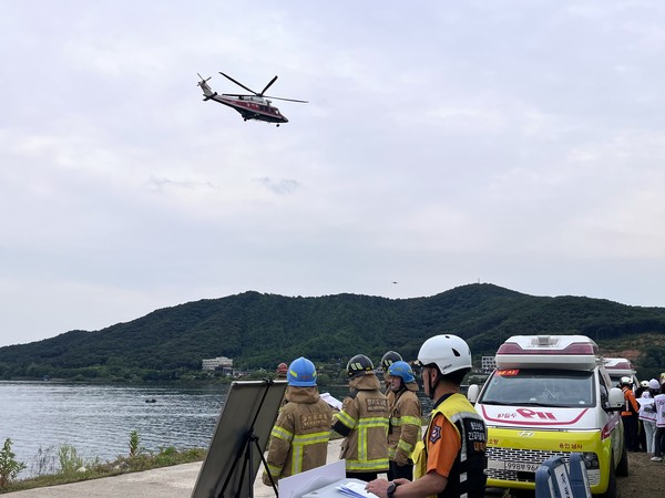용인특례시는 여름철 집중호우를 대비해 시청 재난안전상황실과 처인구 이동읍 이동저수지에서 일대에서 ‘재난 대응 안전한국훈련’을 실시했다.