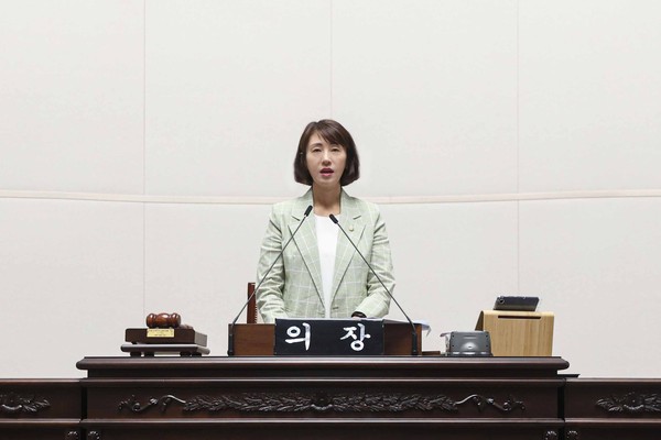 ▲ 개회사하는 김현주 의장.