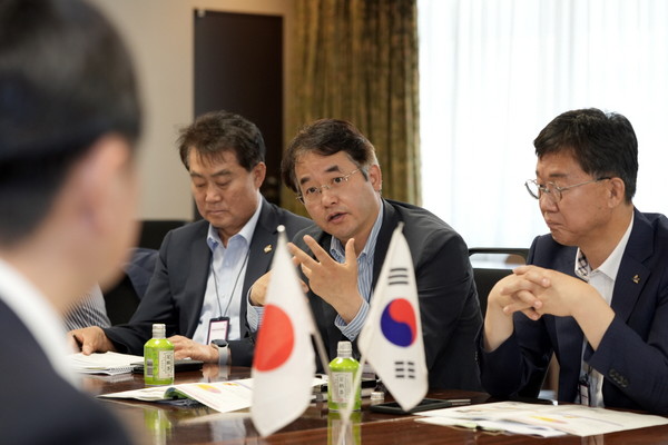 ▲ 고양경제자유구역을 소개하는 이동환 고양특례시장 모습.