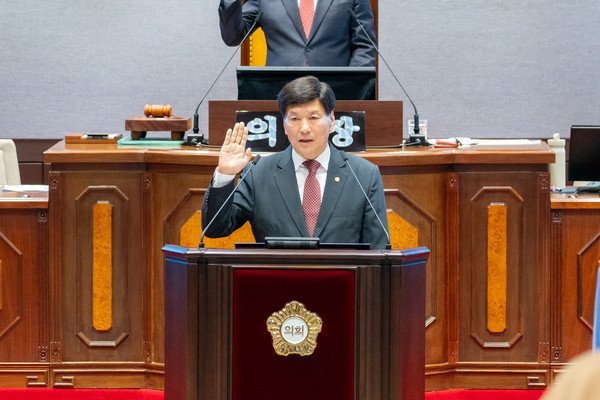 ▲ 지난 10일 전인수 부의장이 반부패·청렴 실천 서약서를 낭독하고 있다.