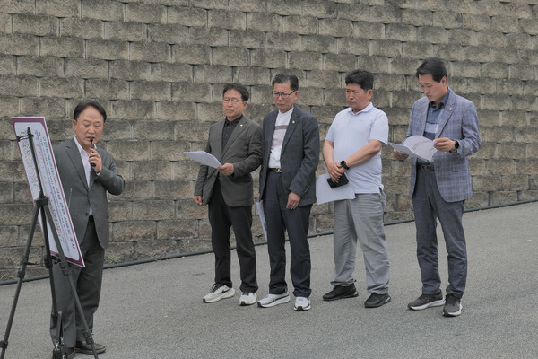 ▲ 복지건설위원회 연탄공장 현장방문.