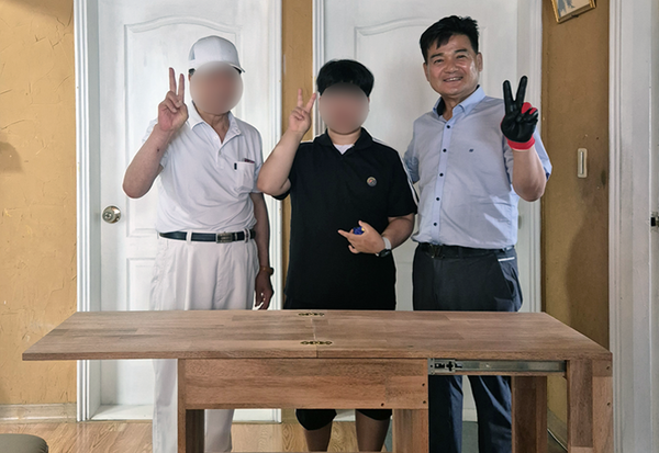▲ 취약계층 청소년 내방 꾸미기 지원 프로그램 참여자 기념사진.