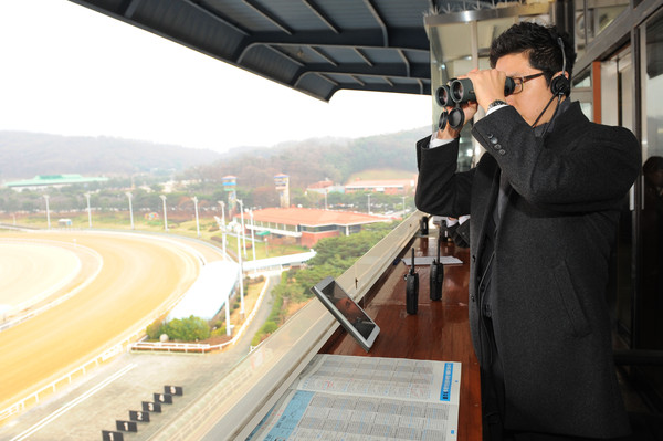 ▲ 한국마사회 경마심판위원.
