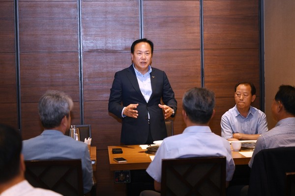 ▲ 이권재 오산시장이 가장산업단지 기업인협의회 간담회를 주재하고 있다.