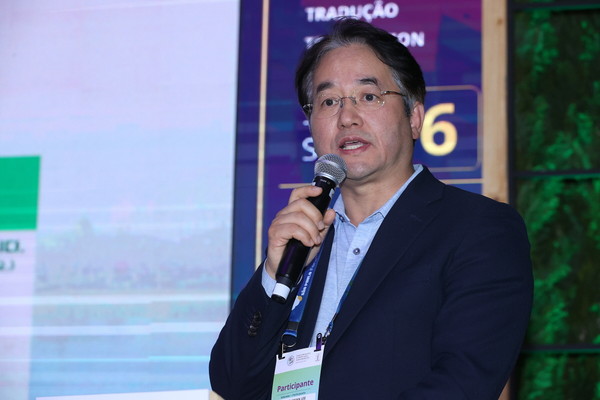 ▲ 이동환 고양특례시장, 2024 이클레이 세계총회에서 세션발표하는 모습.