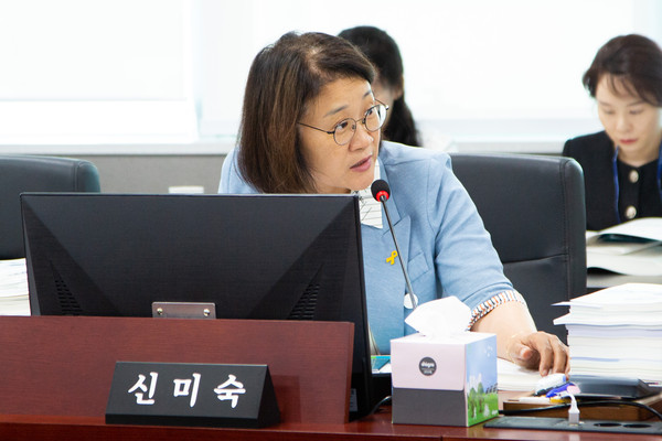 ▲ 발언하는 신미숙 도의원.