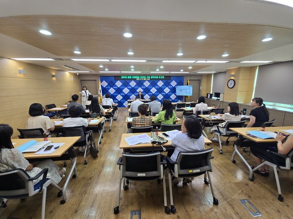 ▲ 경로당을 활용한 치매예방 인프라 구축방안에 대한 정책자문 결과 보고회 진행 모습