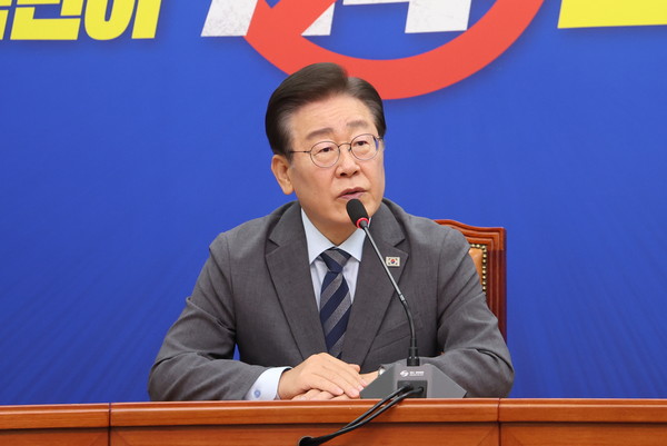 ▲ 당대표 사퇴 기자회견 하는 이재명 대표. /뉴시스
