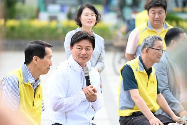 ▲ 조용익 부천시장이 주민들과 대화의 시간을 갖고 있다.