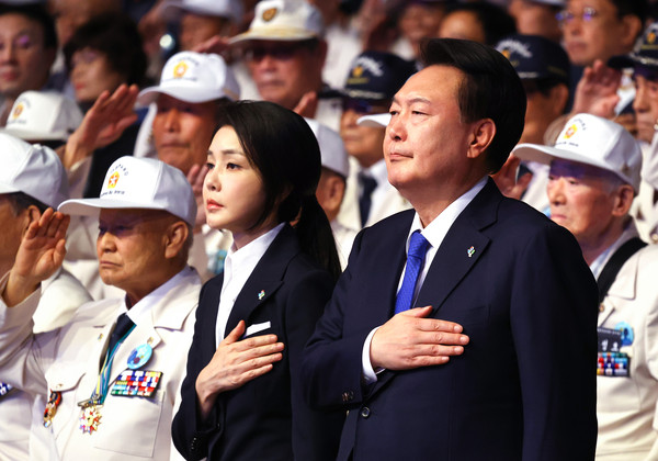 ▲ 윤 대통령 부부, 6·25전쟁 74주년 행사 참석 모습. /뉴시스