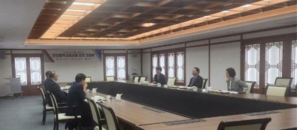 ▲ 유정복 인천시장이 조찬 간담회를 주재하고 있다.
