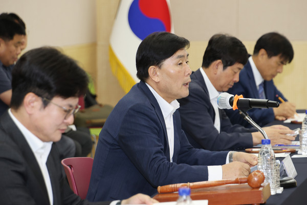 ▲ 문경복 옹진군수가 접경지역시장군수협의회 정기회의에서 발언하고 있다.