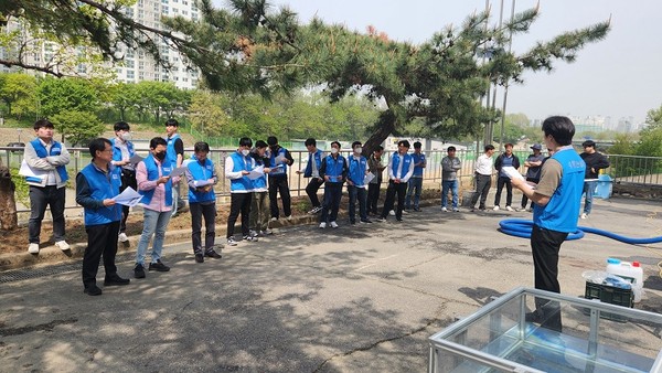 ▲ 양수기 가동훈련 교육 모습.