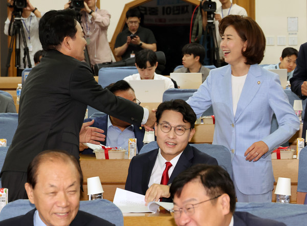 ▲ 인사하는 원희룡, 나경원. /뉴시스