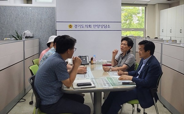 ▲ 운곡공원 게이트볼장 환경개선 논의 모습.