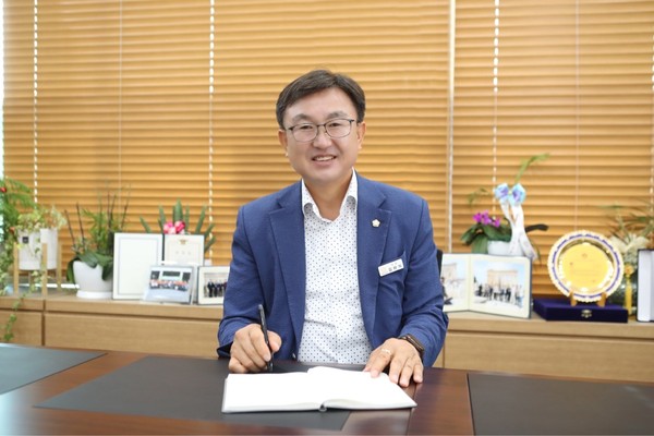 ▲ 김하식 의장.