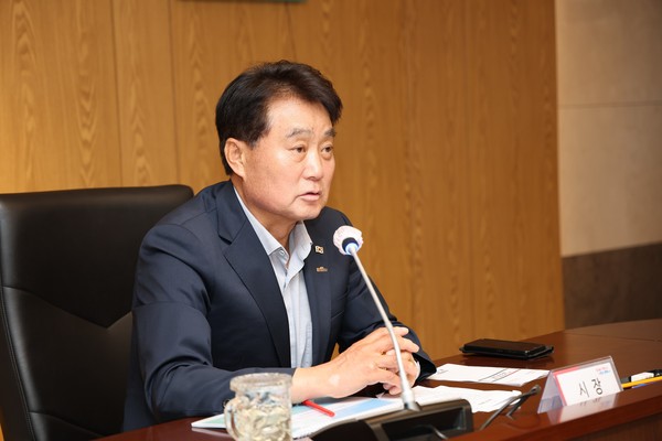 ▲ 하은호 군포시장이 탄소중립 녹색성장 기본계획 수립용역 착수보고회를 주재하고 있다.