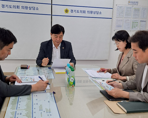 ▲ 김영기 의원, 의왕시 교육 현안 사항 관련 정담회 개최 모습.