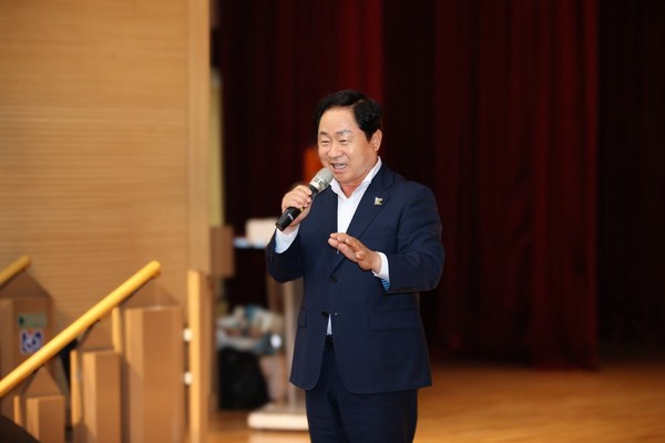 ▲ 주광덕 남양주시장이 ‘고대명품 시민리더 아카데미’ 개강식에서 인사말을 하고 있다.