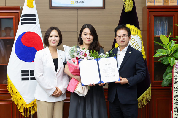 ▲ 7월 칭찬공무원 증서 수여 기념촬영.