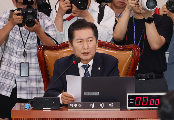▲ 법사위 진행하는 정청래 위원장. /뉴시스