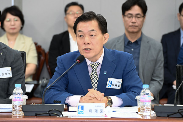 ▲ 이재준 수원특례시장이 토론회에 앞서 인사말을 하고 있다.