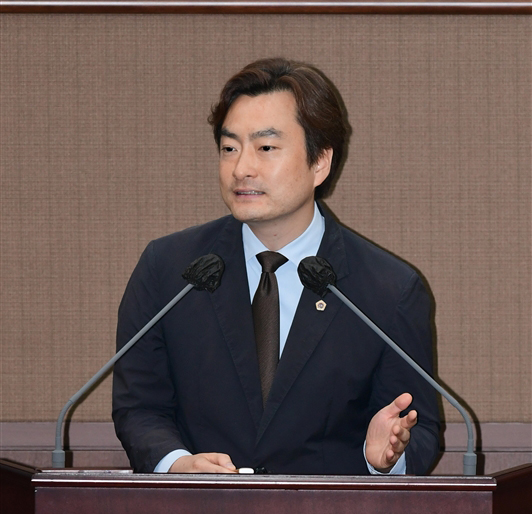 ▲ 5분 발언하는 박유진 의원.