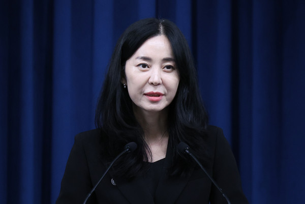 ▲ 정혜전 신임 대통령실 대변인, 첫 브리핑. /뉴시스