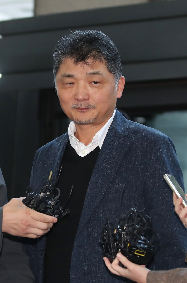 ▲ 지난해 10월 23일 김범수 카카오 미래이니셔티브센터장이 SM엔터테인먼트 주가 시세 조종 의혹과 관련해 서울 금융감독원으로 출석하는 모습. /뉴시스