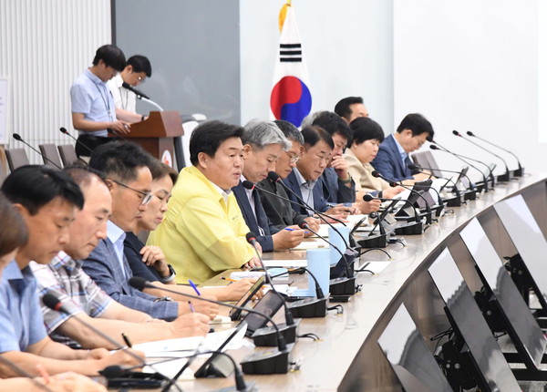 ▲ 임병택 시흥시장이 간부회의를 주재하고 있다.