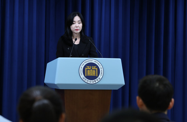 ▲ 정혜전 대변인, 현안 관련 브리핑. /뉴시스
