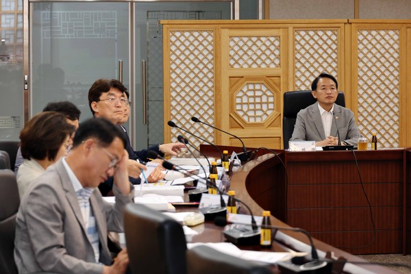 ▲ 인천 동구 '안전보건경영시스템 컨설팅 용역' 중간보고회 개최 모습.