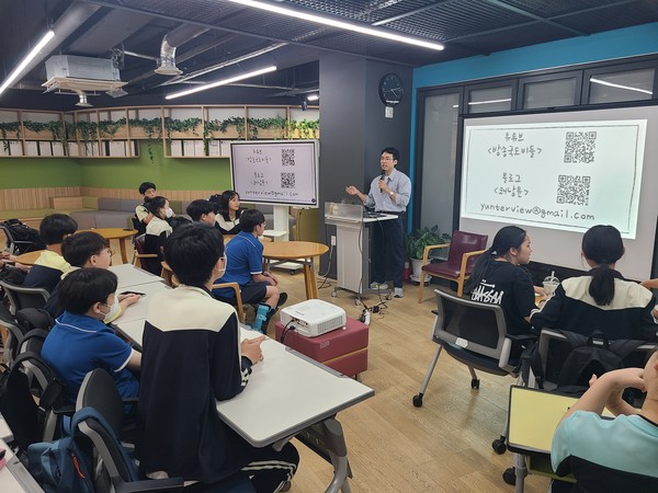 ▲ 학교로 찾아가는 인문진로교실(PD).