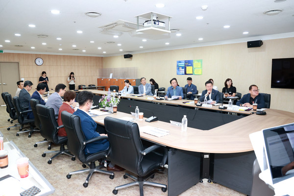 ▲ 경제환경위원회가 현장 방문을 통해 보고·논의를 진행했다.