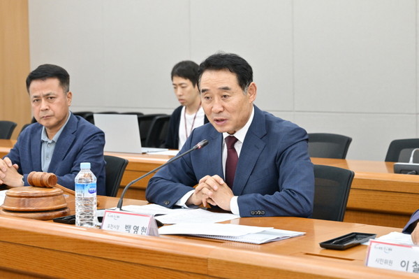 ▲ 백영현 포천시장이 포천 시사편찬위원회를 주재하고 있다.