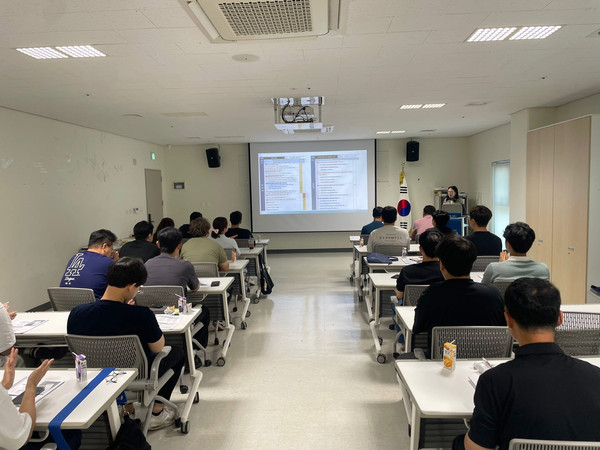 ▲ 안전·보건 강화를 위한 간담회 및 교육 실시 모습.