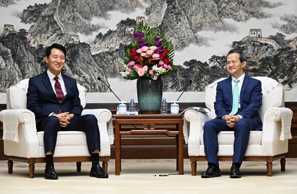 ▲ 오세훈 서울시장이 베이징시 인민정부청사에서 인 융 베이징시장을 만나 미래지향적 교류방안을 모색했다.