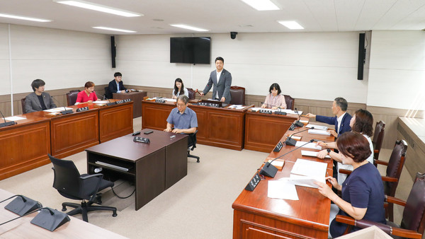 ▲‘제291회 임시회 폐회 중 제1차 회의’ 중 한 장면.