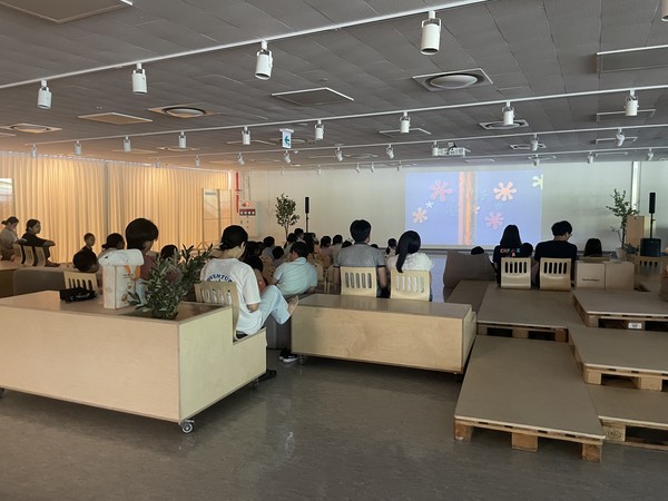 ▲ 다세대라운지 영화상영.