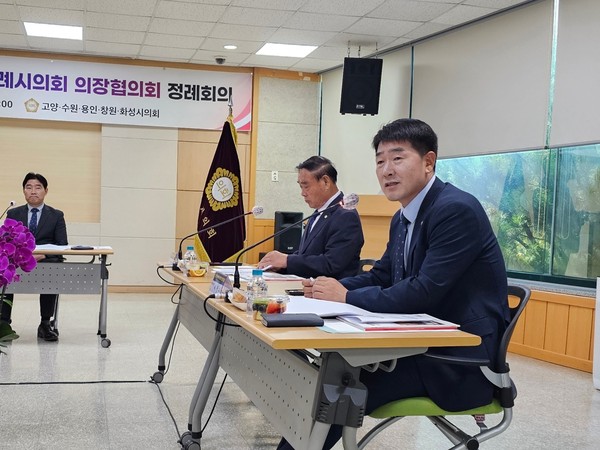 ▲ 인삿말하는 화성시의회 배정수 의장.