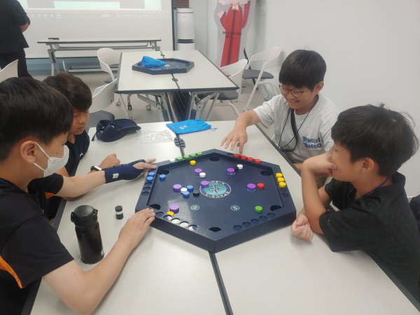 ▲ 의왕수학클리닉 수학캠프 진행 모습.
