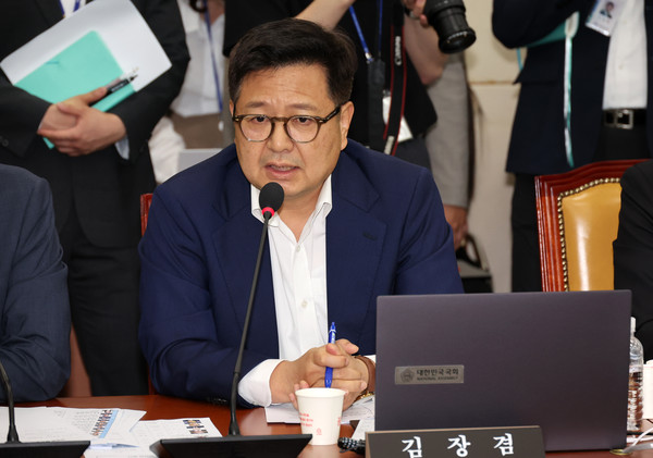 ▲ 의사진행 발언하는 김장겸 의원. /뉴시스