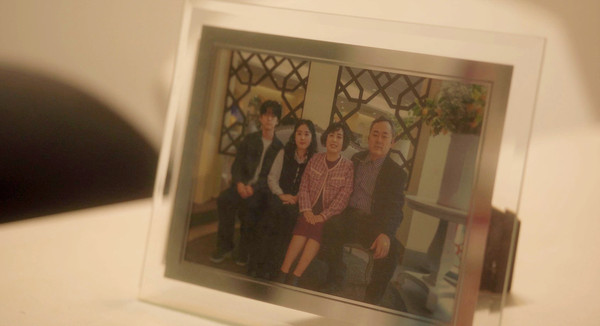 ▲ 제3회 수원 평등가족 영상공모전에서 최우수 작품으로 선정된 ‘그리고 나는 지금 부엌에 있다(김상혁)’ 작품.(사진=수원도시공사 제공)