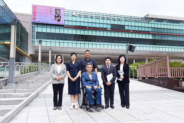 ▲ 화성시 문화재단을 방문한 문화복지위원회 의원 단체.