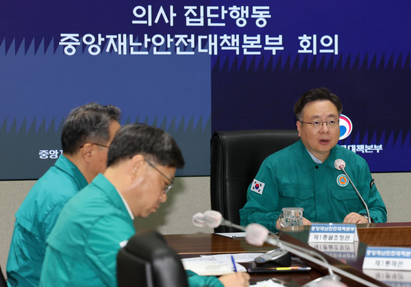 ▲ 조규홍 보건복지부 장관이 28일 오전 서울 종로구 정부서울청사에서 열린 의사 집단행동 중앙재난안전대책본부 회의에서 발언하고 있다. /뉴시스