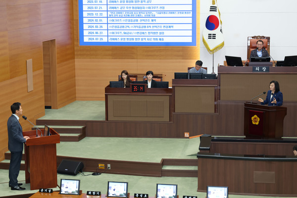 ▲ 서울시의회 환경수자원위원회 이영실 의원(더불어민주당, 중랑1)은 지난 29일 제3차 시정질문에서 한강버스 사업과 관련된 각종 의혹을 제기하며, 오세훈 시장에게 철저한 재검토를 요구했다.