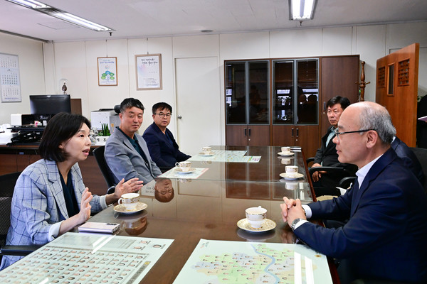 ▲ 최호정 의장, 설세훈 교육감 권한대행 만나 철저한 관리 감독 당부.