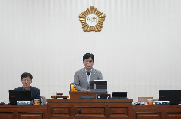 ▲ 제334회 임시회 제1차 본회의 금광연 의장 개회사 모습.
