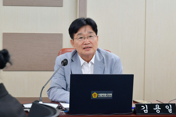 ▲ 김용일 서울시의원이 서부선 경전철의 신속한 실시협약과 원활한 사업진행을 당부했다.